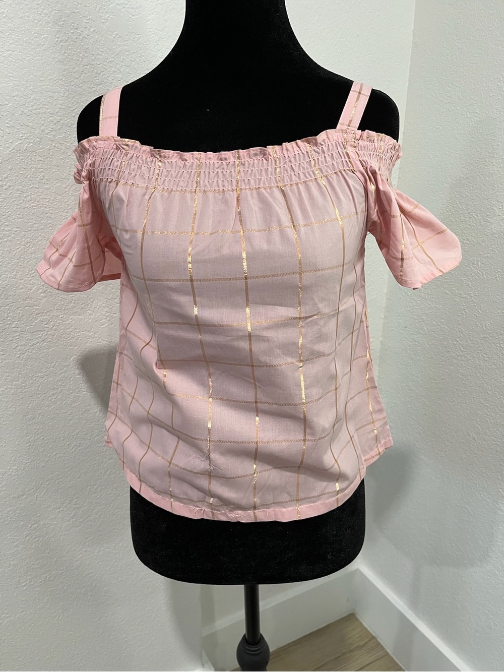 Pink Off-Shoulder Camisole with Gold Windowpane Detail